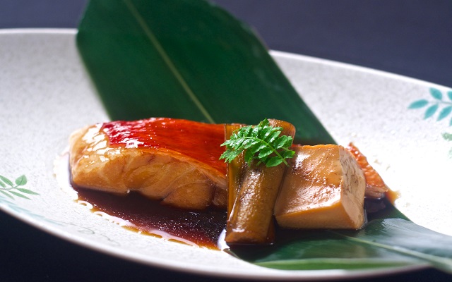 その日の仕入れで料理 の内容が変わるので、旬な魚介類を使ったお料理がお楽しみいただけます。