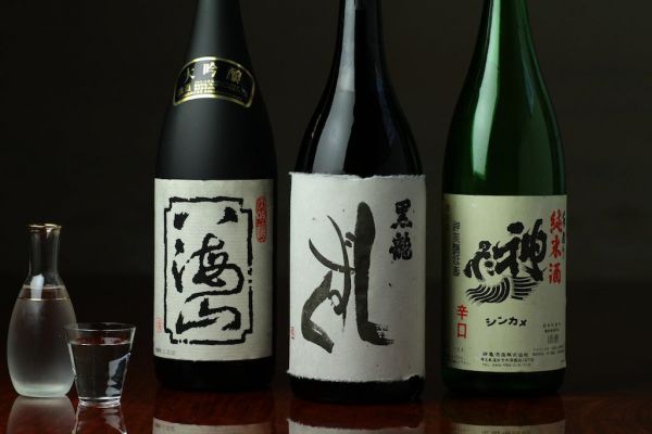 お料理にピッタリなお酒をご用意。地酒もあります。