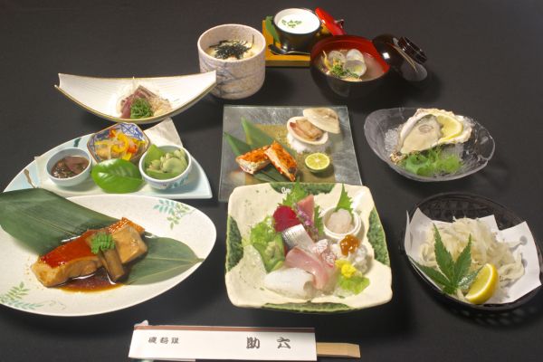 ご宴会のお料理はお客様がいらっしゃってからおつくりいたします。